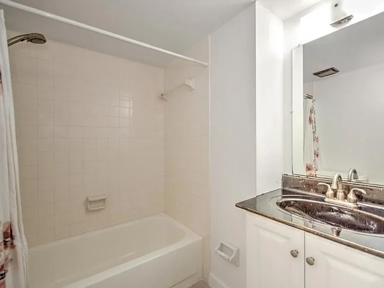 9395 Pennsylvania Ave #9 — Photo 15