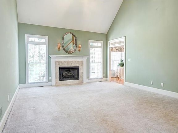 3rd image of 4376 Chimney Hill Dr