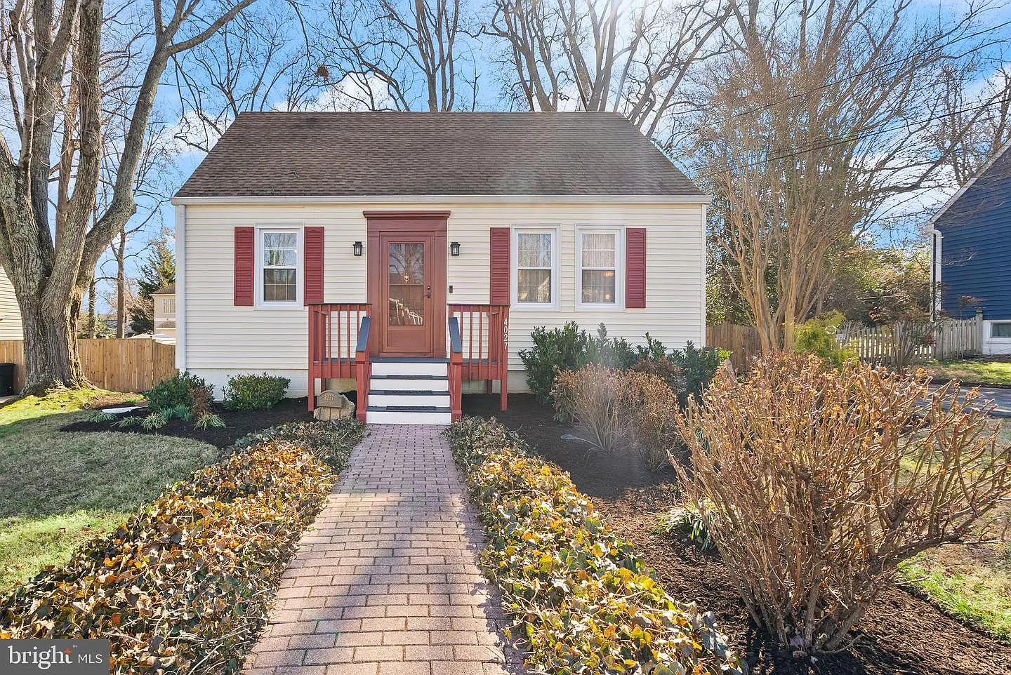 4027 Maple St photo 1