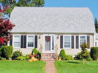 4 Matthew Dr, Warren, RI 02885