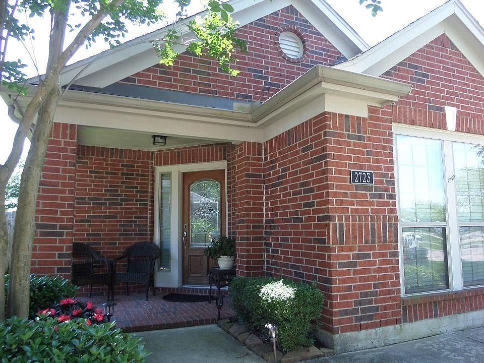 1st image of 2723 Lakecrest Forest Dr