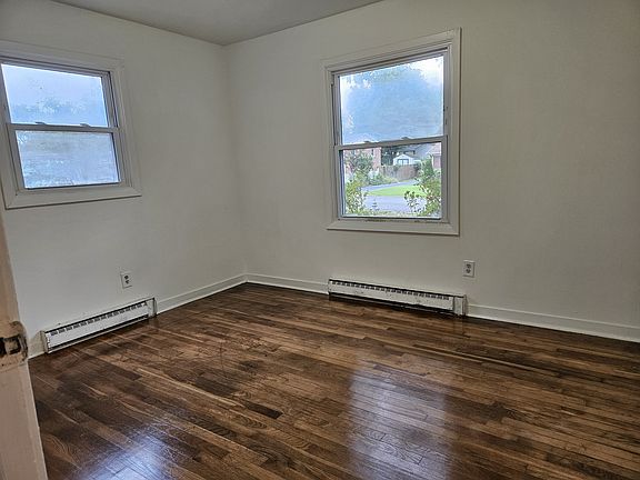 5th image of 9815 Luscombe Ln