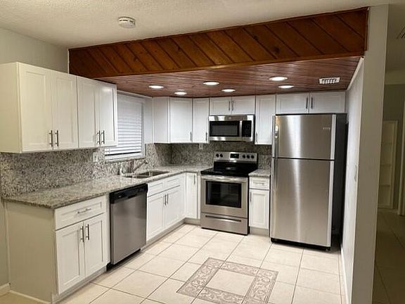 2nd image of 309 NW 3rd St #309
