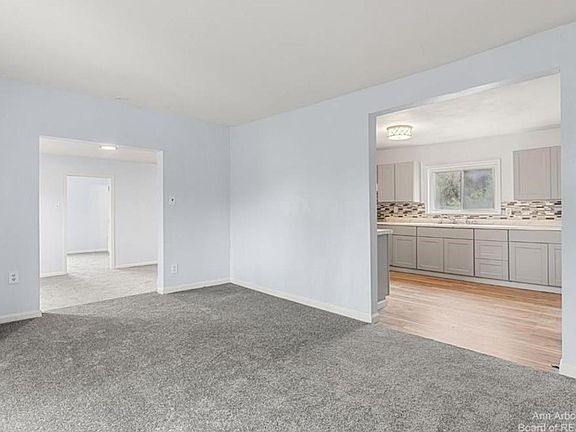 4th image of 393 Elder St