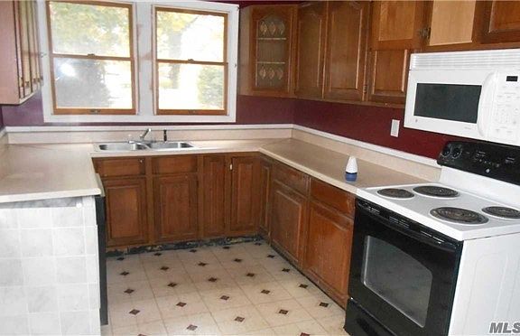 2nd image of 65 N Evergreen Dr