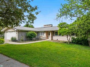 705 S Avenue B, Washington, IA 52353