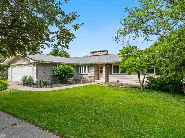 705 S Avenue B, Washington, IA 52353