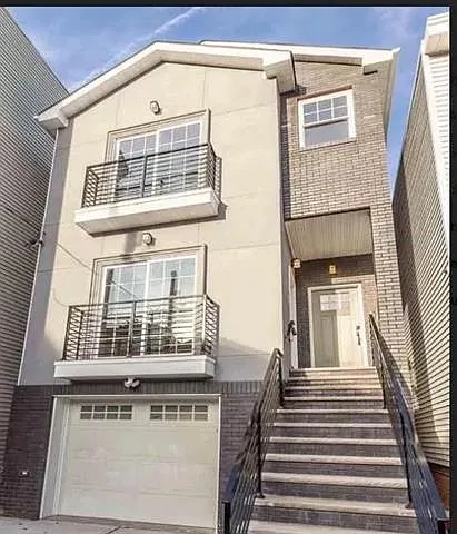 268 Griffith St #2 — Photo 21