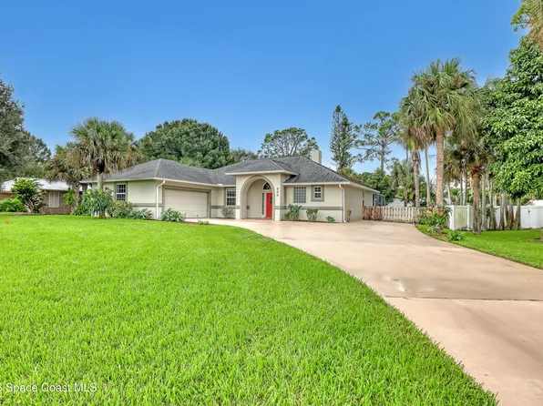 688 Fleming St, Sebastian, FL 32958