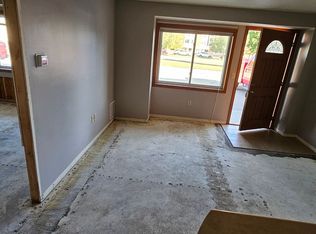 200 E Oakland Ave #E, Austin, MN 55912