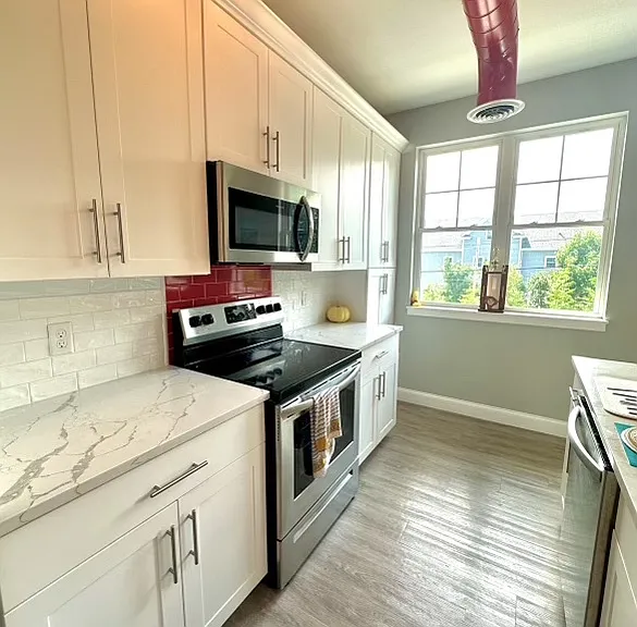 15 Oak St #201 — Photo 3