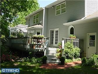 2nd image of 11 Woodlake Ct