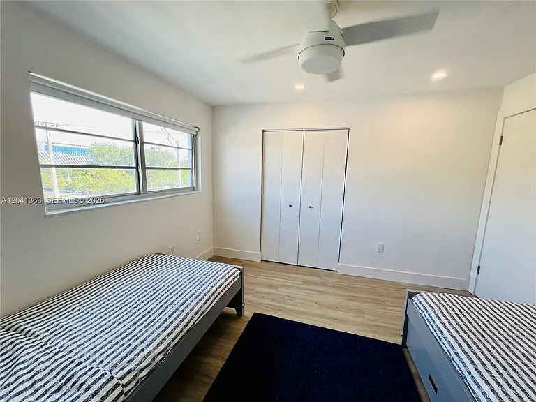 1900 Meridian Ave #306 — Photo 26