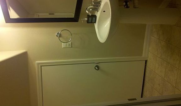 1/2 Bath