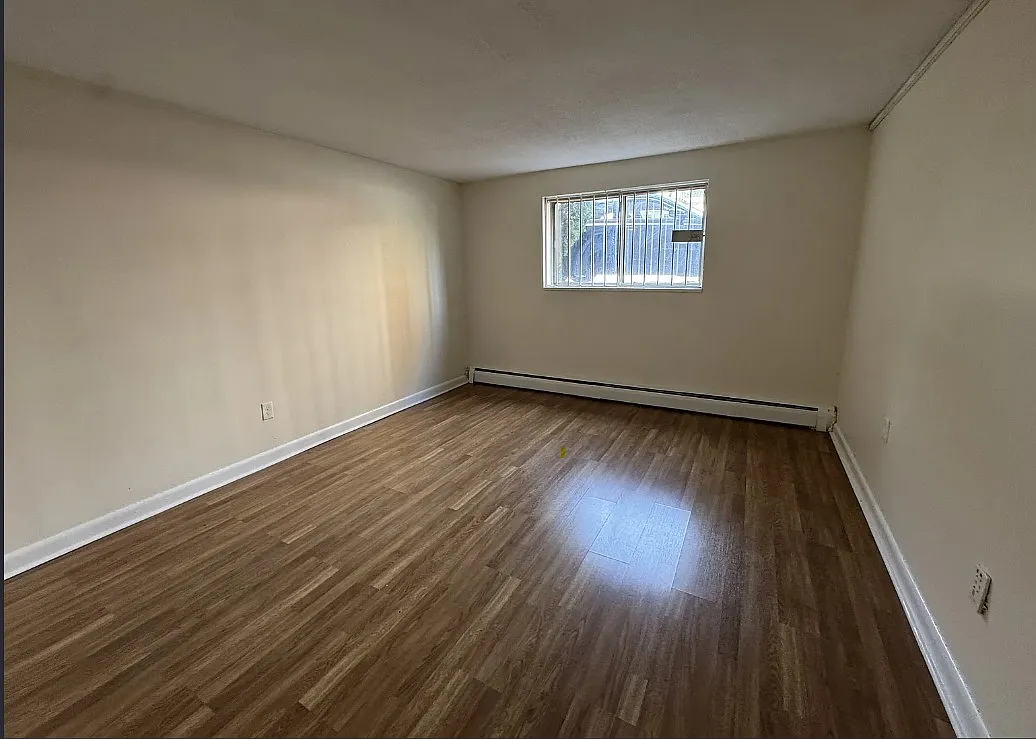 1 bed, $2,300 — Photo 4