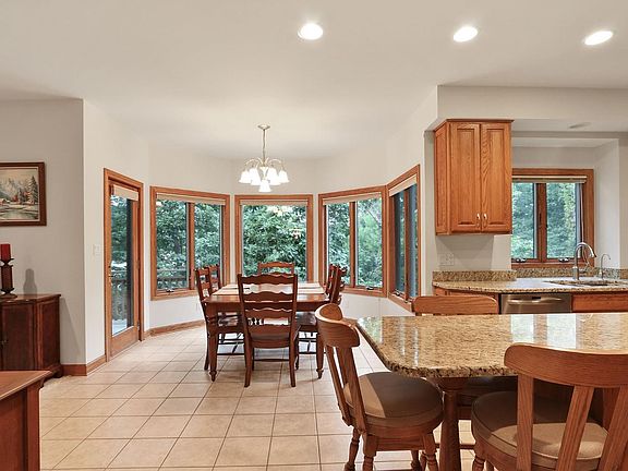 5th image of 13480 James Dr