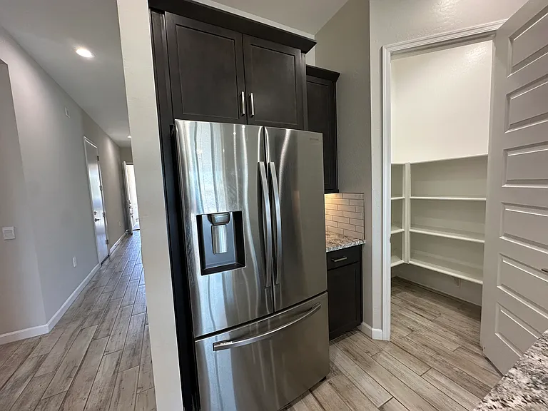 10319 W Harmony Ln — Photo 14