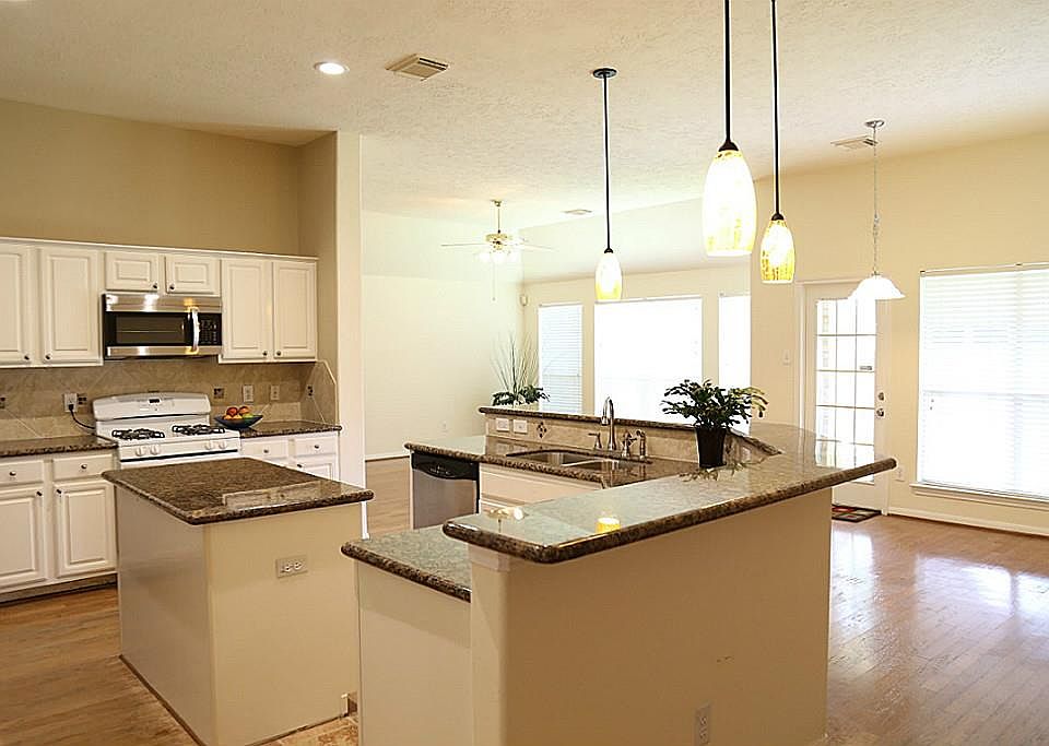 1st image of 11535 Oak Lake Park Dr