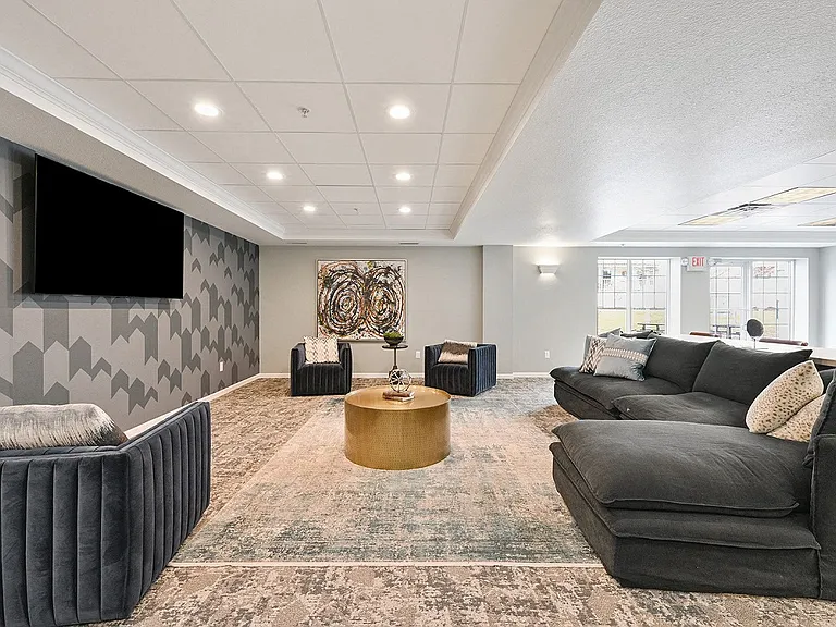 Rivers Edge Apartments — Photo 16