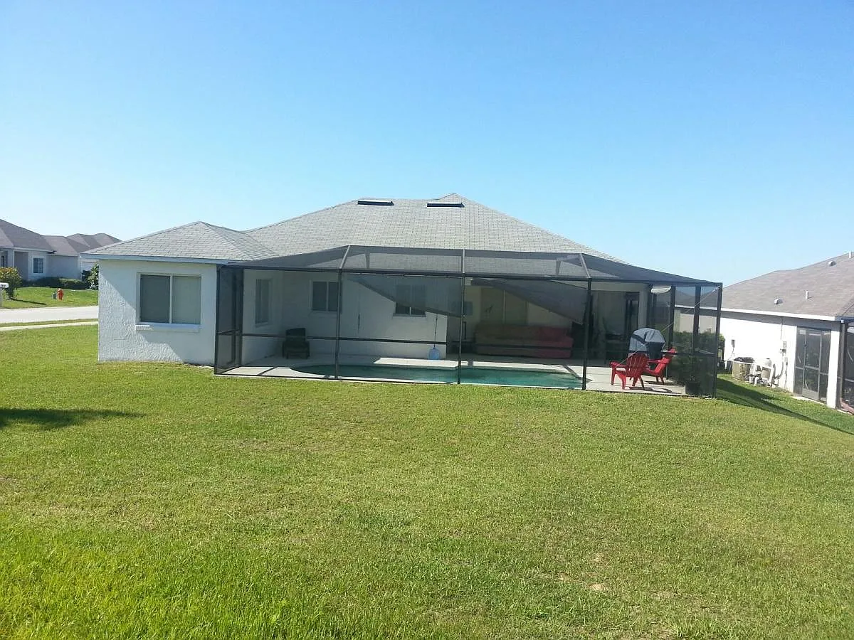 backyard on a private corner lot - Hillcrest Dr