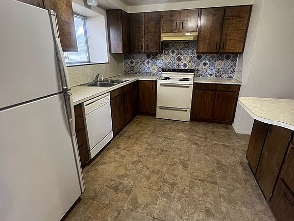 5th image of 1422-1426 E Poplar St