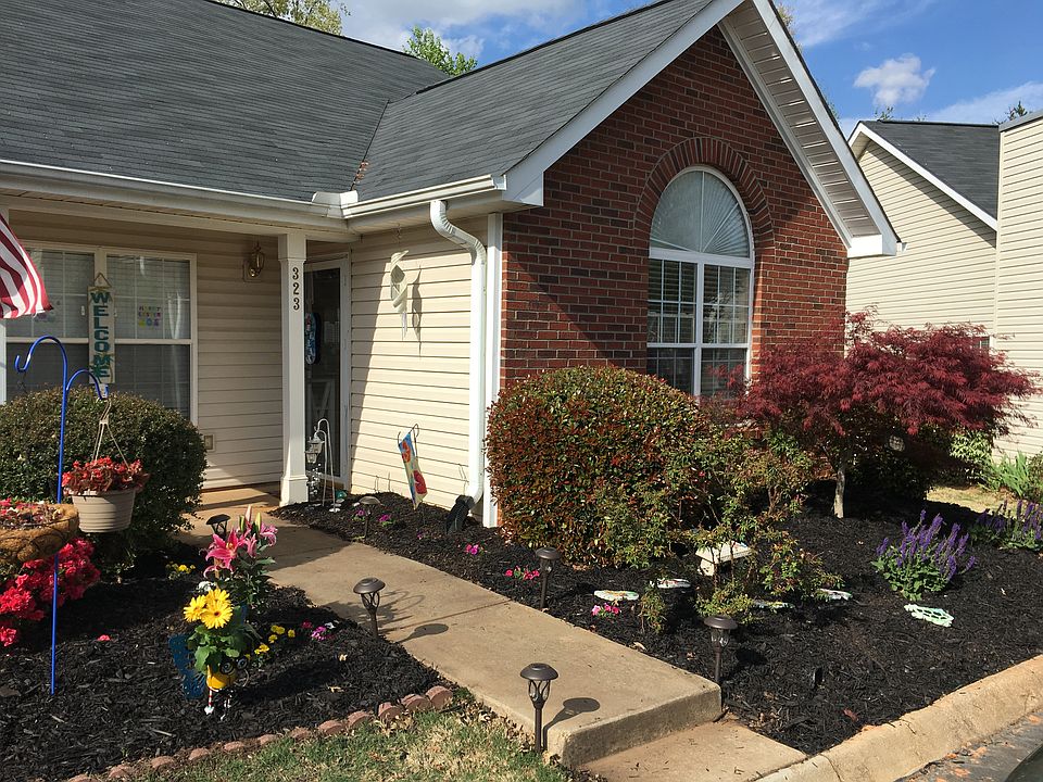 2nd image of 323 Woodruff Park Ln