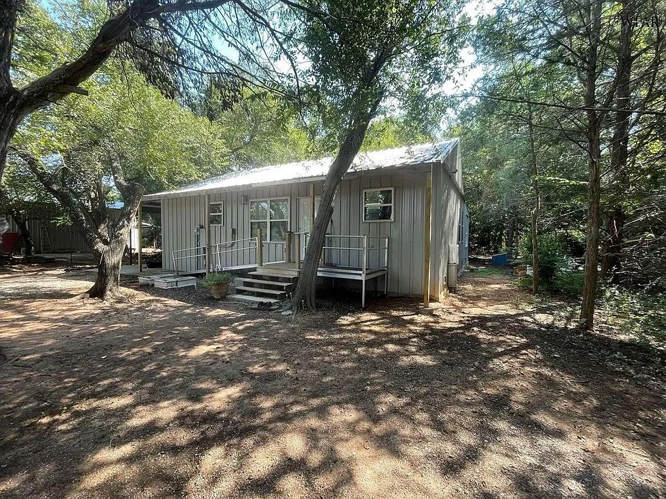 1st image of 105 Linda Ln