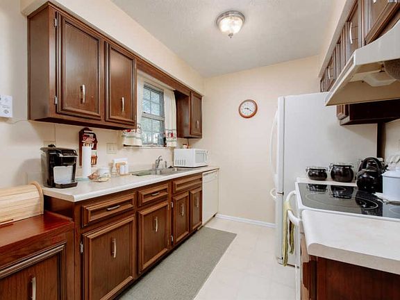 5th image of 3491 Sunbury Ln