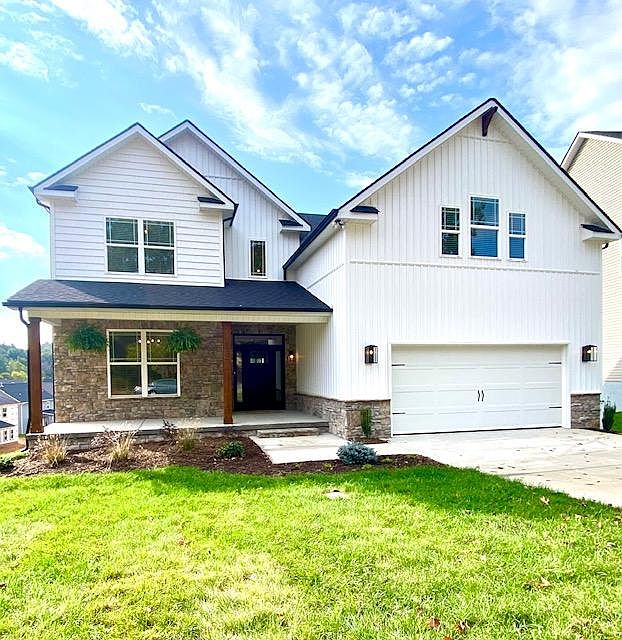 This beautiful 3,150 sq foot new construction home is located in a quiet cul-de-sac in Hickory Creek Farms subdivision in Hardin Valley.