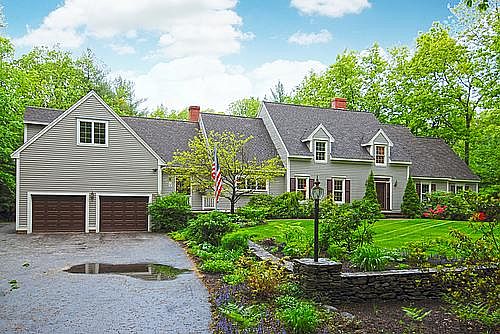2nd image of 8 Oak Ln