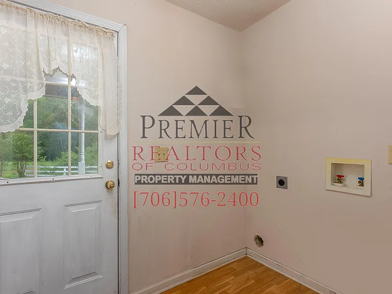 1740 Doerun Dr — Photo 8