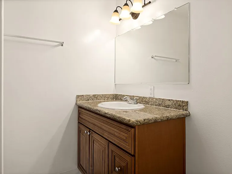 Parthenia Terrace Apartments — Photo 10