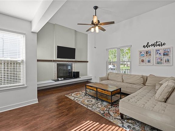 3rd image of 3840 Forestwood Ct