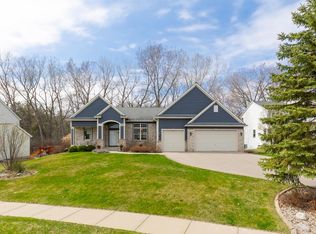 9172 Braxton Dr, Eden Prairie, MN 55347