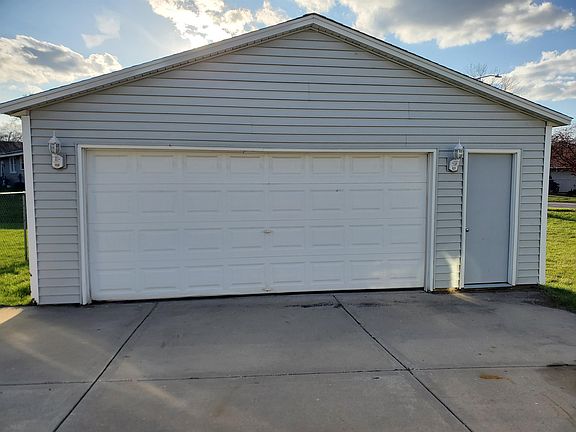 2nd image of 524 Chisholm Trl