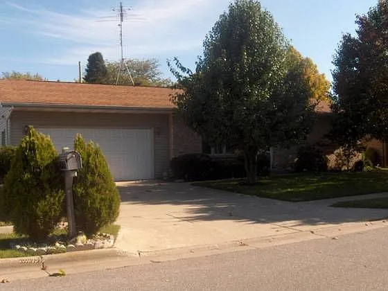 1004 Floyd St photo 1