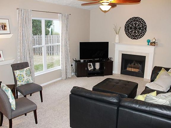3rd image of 16450 Clarks Hill Way