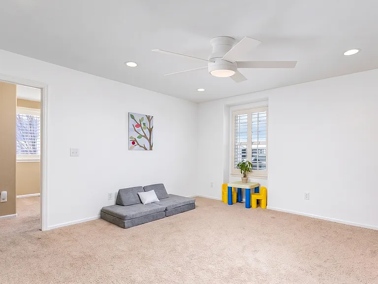 643 Grimson Pl — Photo 15