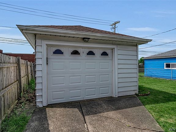 5th image of 178 Oakridge Ave