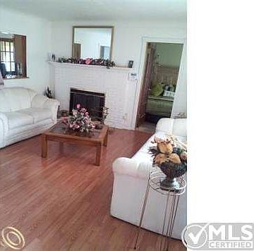 Living Room.jpg