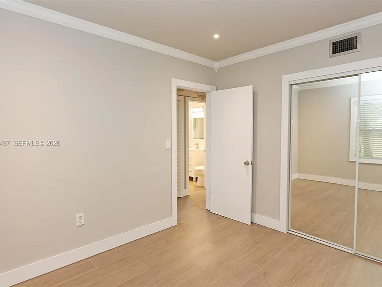 3375 Franklin Ave #D — Photo 17