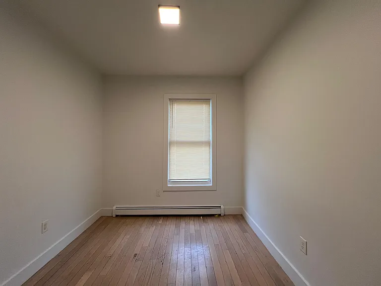 42 Thorne St #2R-2 — Photo 10