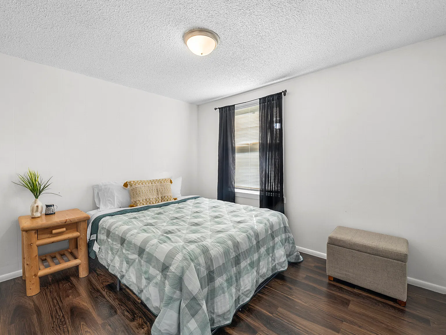 2 bed, 950 sqft, $2,500 — Photo 2