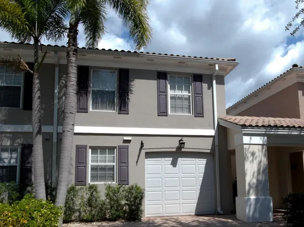 5657 Cove Cir, Naples, FL 34119