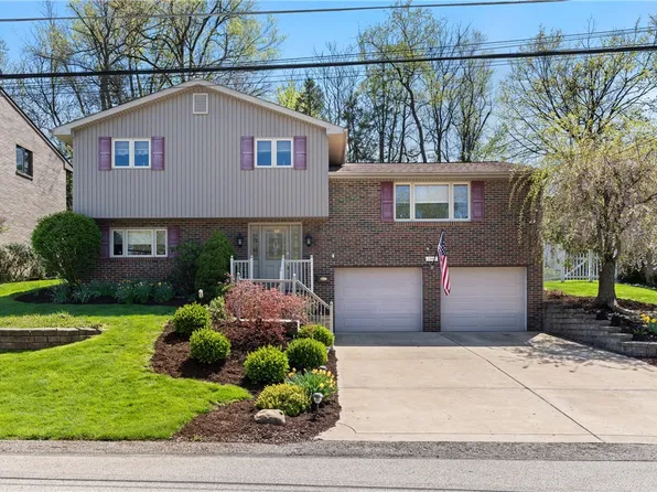 2980 Meadowvue Dr, Pittsburgh, PA 15227