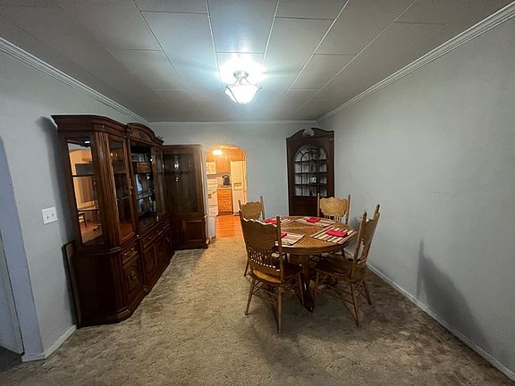 4th image of 205 E 8th Ct