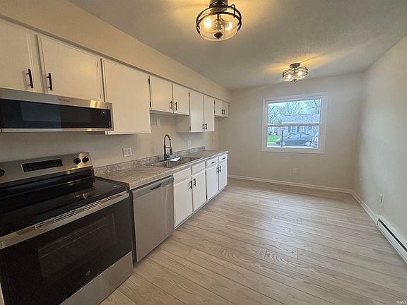 5th image of 4502 Winter St