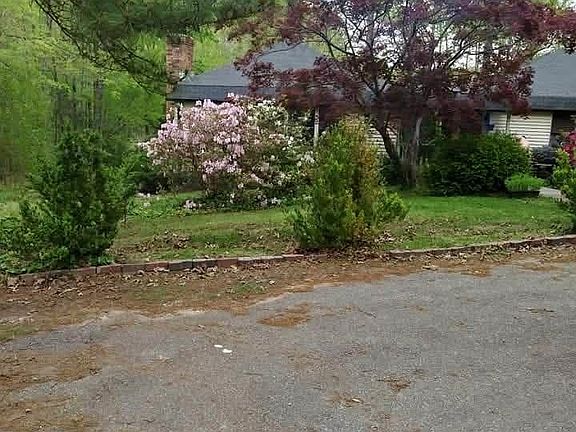 4th image of 1655 Country Club Rd