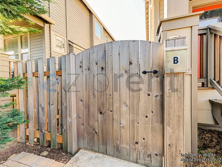 7924 SE Raymond St #B — Photo 13