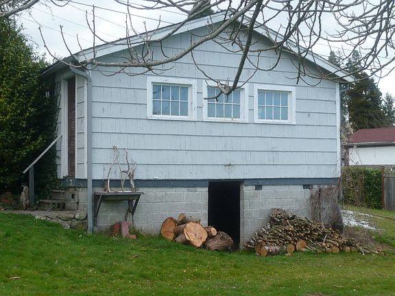 detached garage